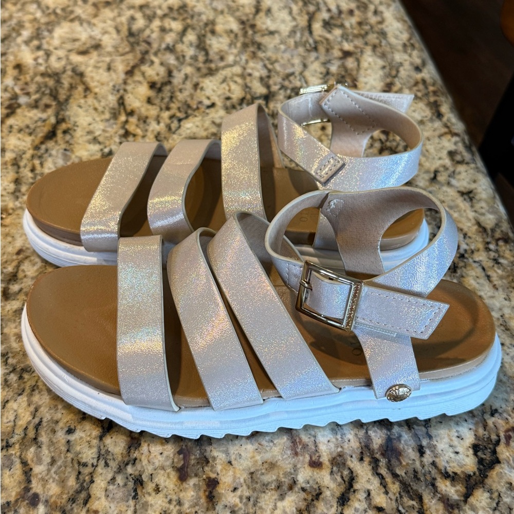 Vince Camuto gladiator sandals